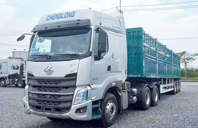 Xe đầu kéo Chenglong H7 2 cầu 385Hp Xe đầu kéo Chenglong H7 2 cầu 385Hp